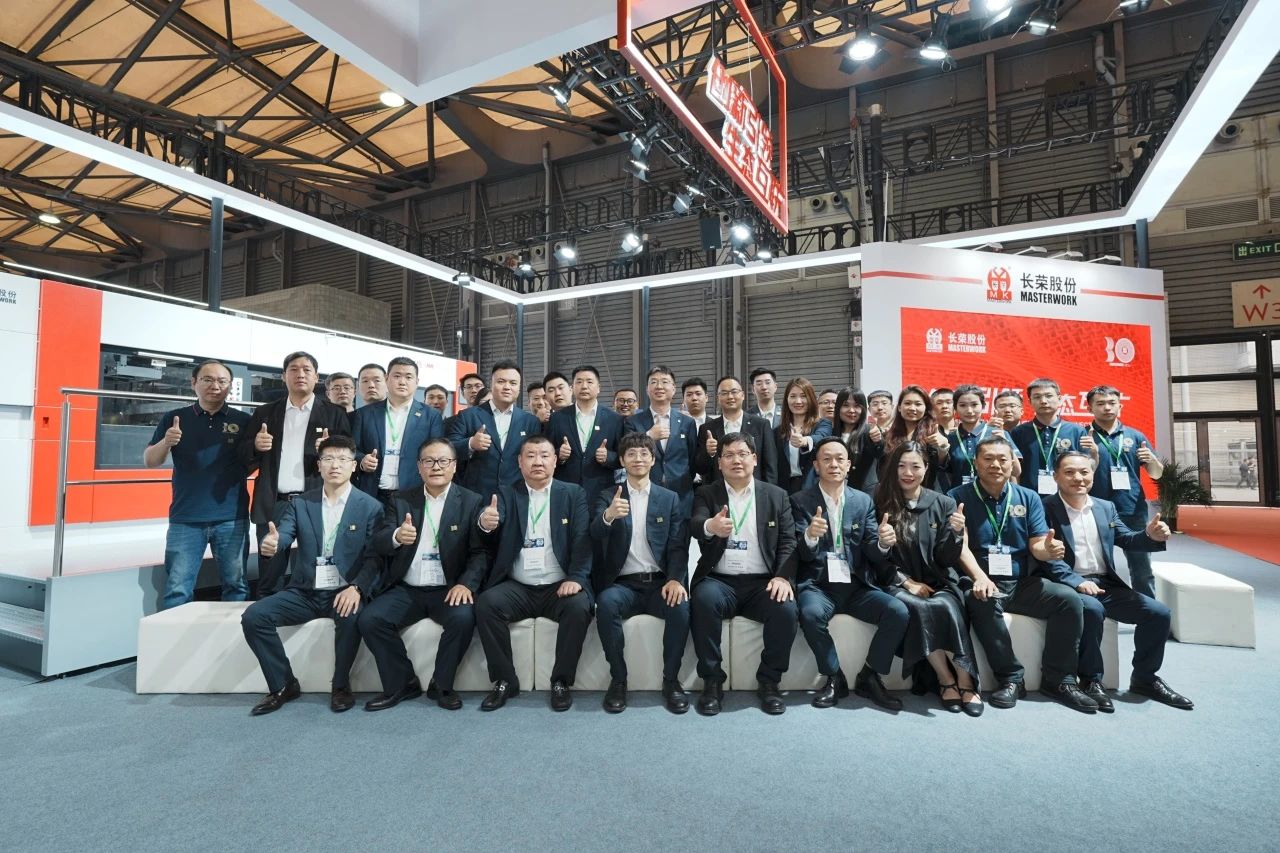 美狮贵宾会闪耀 WEPACK，大幅面模切机成为全球 “焦点”